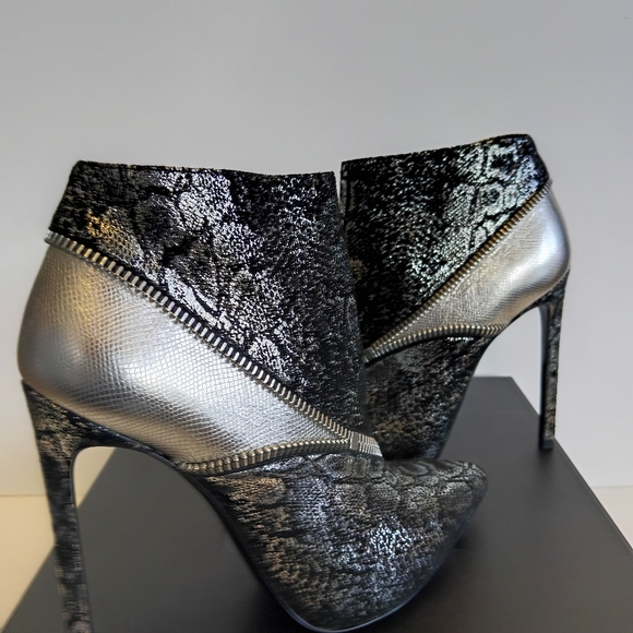 SAINT LAURENT BOOTIES - Picture 7 of 10